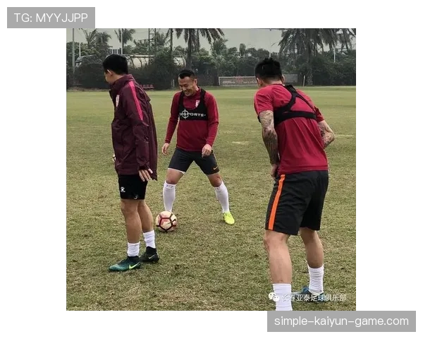 俱乐部开展冬训体能拉练 提升耐力与意志力，体校冬训方案